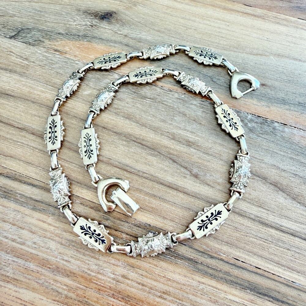 1970s Vintage Gold Plated Choker Romantic Floral Necklace